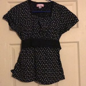 Koi brand size extra small scrub top.